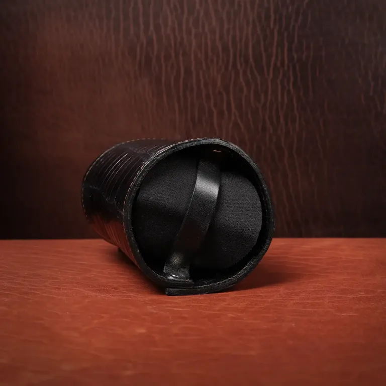 Colonel Can Caddy in black American Alligator - Single - ID 002 - front view with can