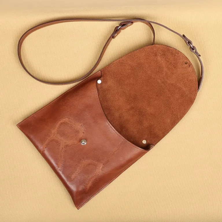 the derby hand bag with Alligator trim