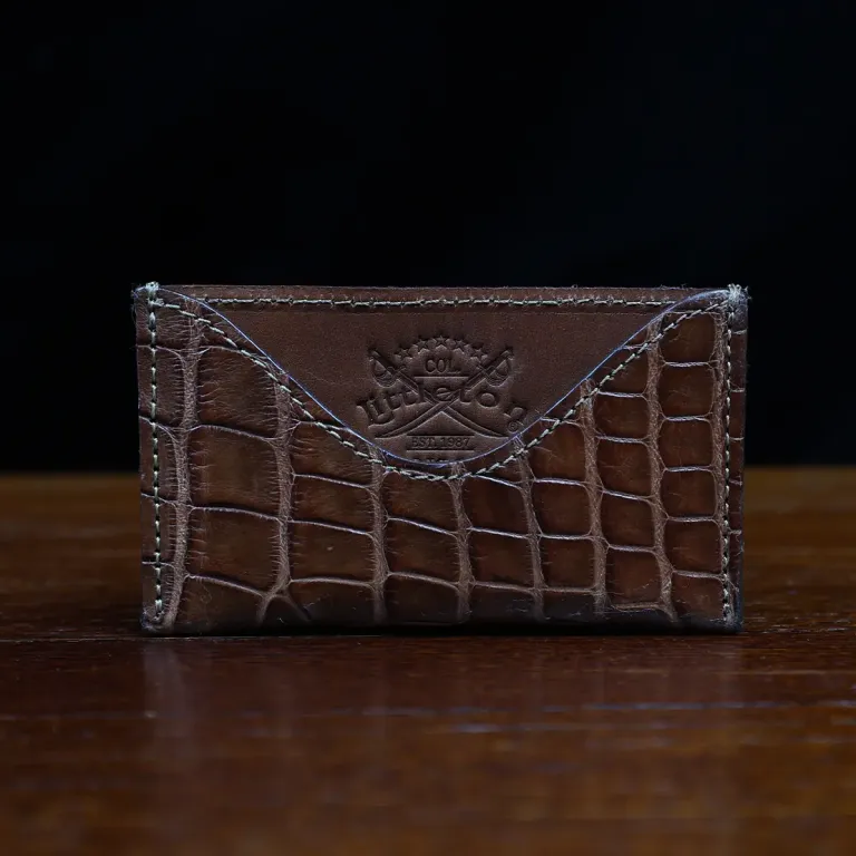 cardwallet-no3-alligator-002-front view on black background