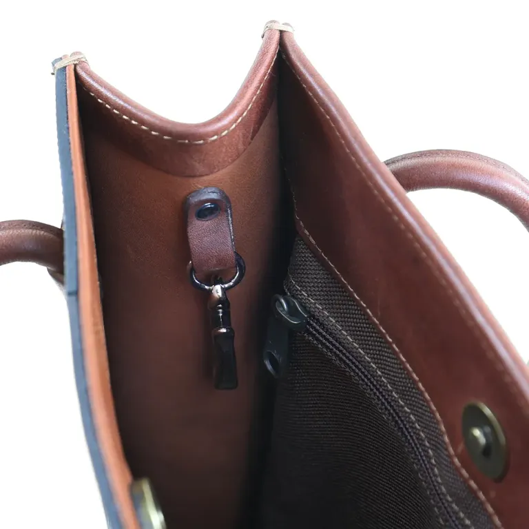 inside view of a steeplechase bag in Colonel's Private Stock
