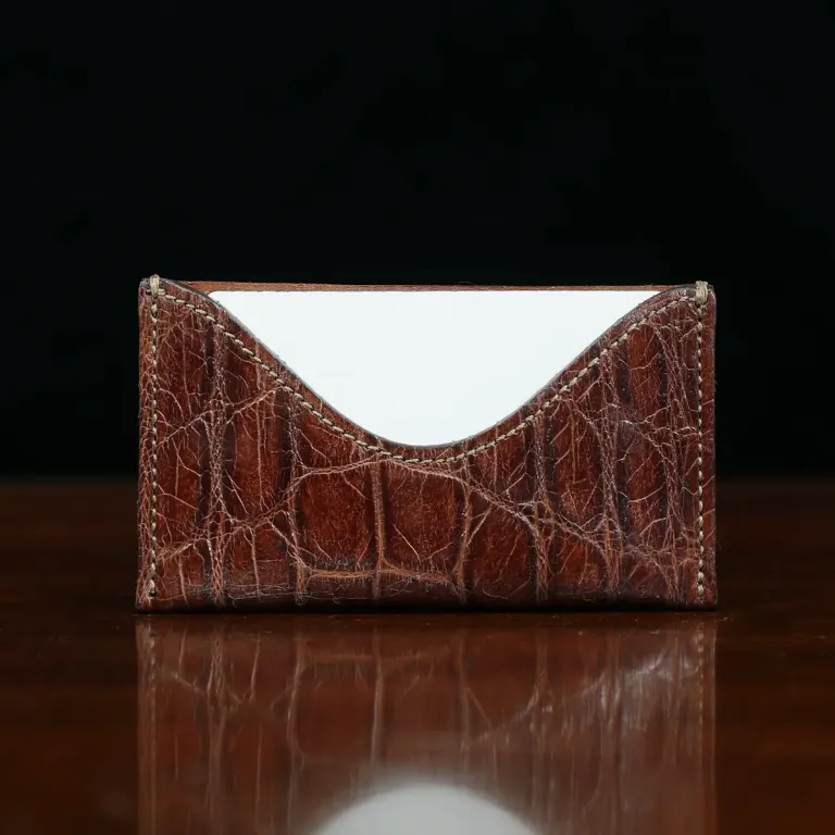 cardwallet-no3-alligator-002-front view on black background