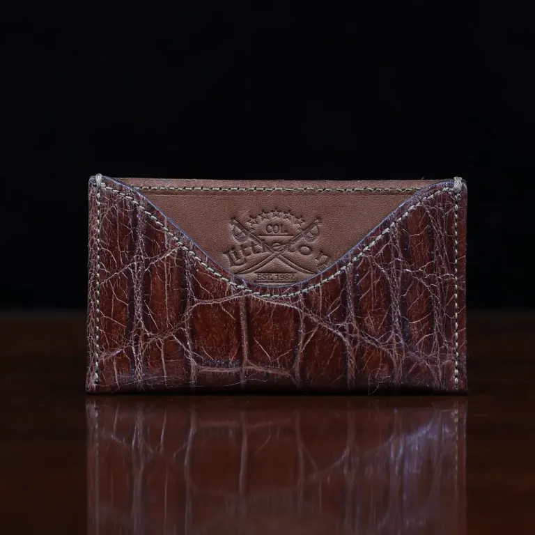 cardwallet-no3-alligator-002-front view on black background